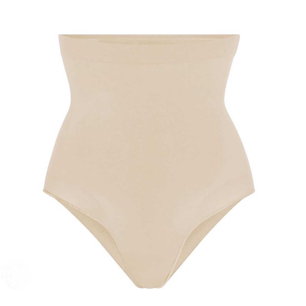 NWOT SKIMS SEAMLESS SCULPT HIGH WAISTED BRIEF SAND CREAM XXS XS